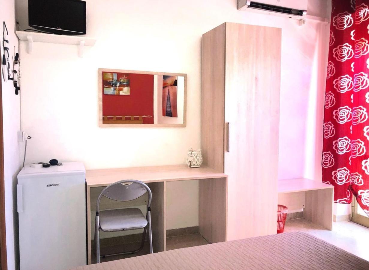 Dimora Il Girasole Hotel Torre San Giovanni Buitenkant foto